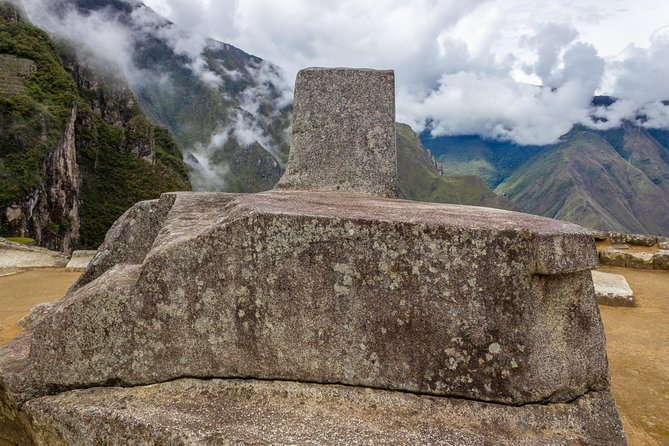 MachuPicchu Private Full Day Tour by Vistadome train from Cusco - Finding your guide in Aguas Calientes