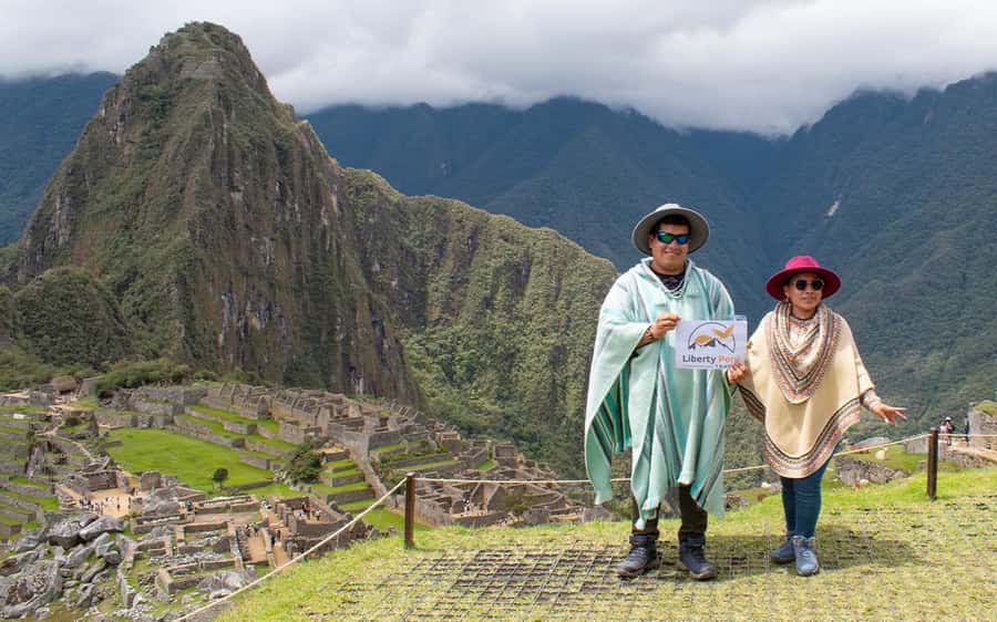 Machupicchu tour by tourist train in 2 days - The train through Andean and jungle scenery
