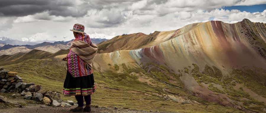 Palcoyo colored mountain hike + stone forests - The 4:00 to 5:00 a.m. pickup from Cusco
