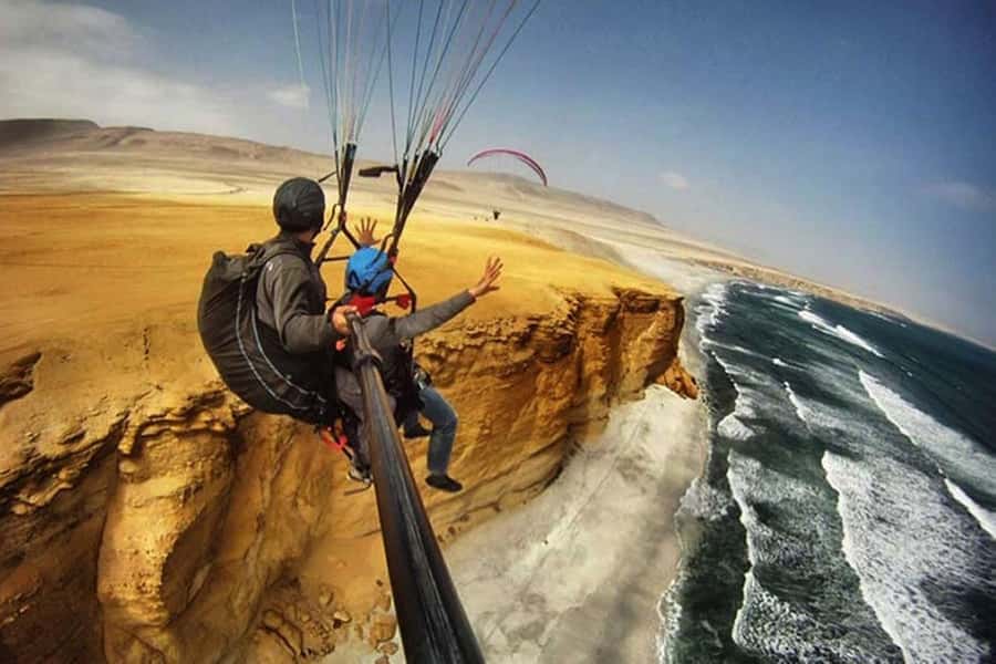 Paracas : Paragliding - Fly Like a Bird - A small group makes the outing easier