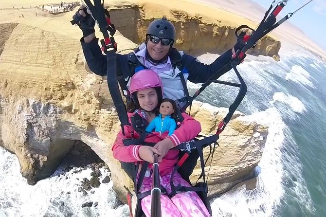 Paragliding Flight at Paracas National Reservation - Getting ready for takeoff