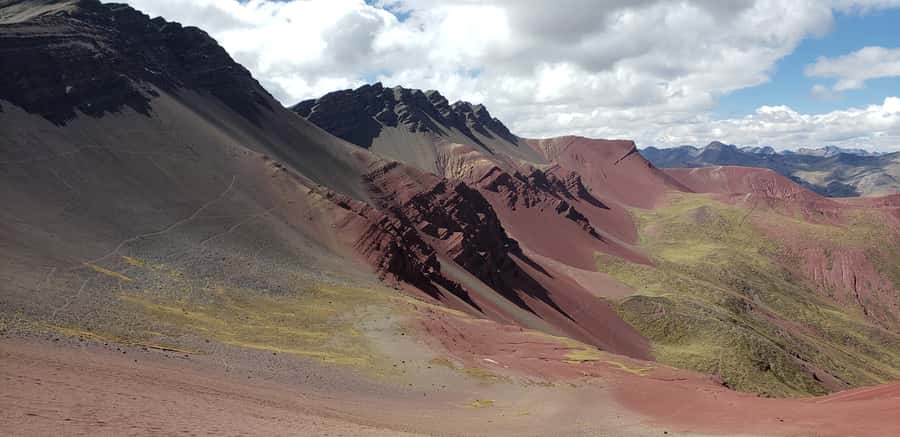 Peru: Rainbow Mountain and Red Valley View Point Tour - Animals, local life, and the quieter details