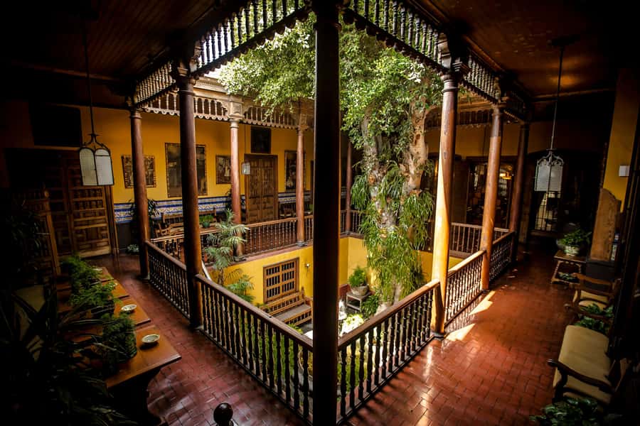 Private Tour Casa Aliaga,San Francisco Convent, Larco Museum - Small details that make the day easier