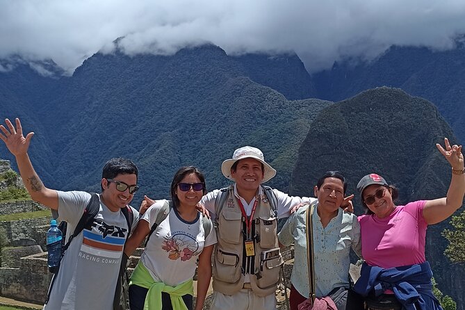 Private Tour Guide in Machupicchu from Aguas Calientes. - The value of $96 for a group of six