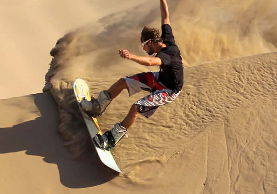 Pro Sanboarding or skiing in Huacachina from Lima - Day trip - Sandboarding with a professional board and instructor