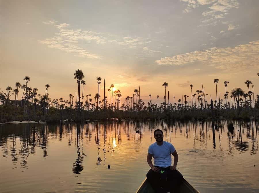 Puerto Maldonado: Lake Yacumama sunset and piranha fishing - Trying your hand at piranha fishing
