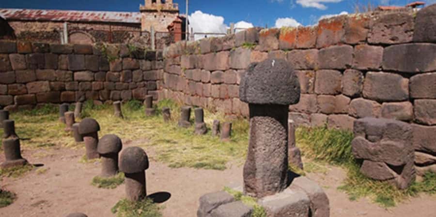 Puno: Chucuito, Aramu Muru, and Juli Day Trip - Leaving Puno for hilltop Chucuito