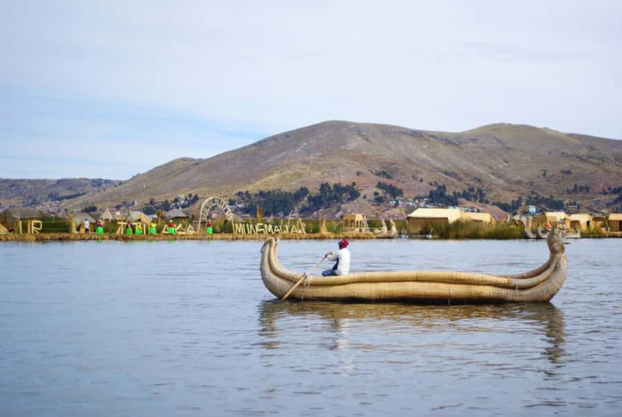 Puno: Full-Day Tour of Lake Titicaca and Uros & Taquile - Who should book this experience