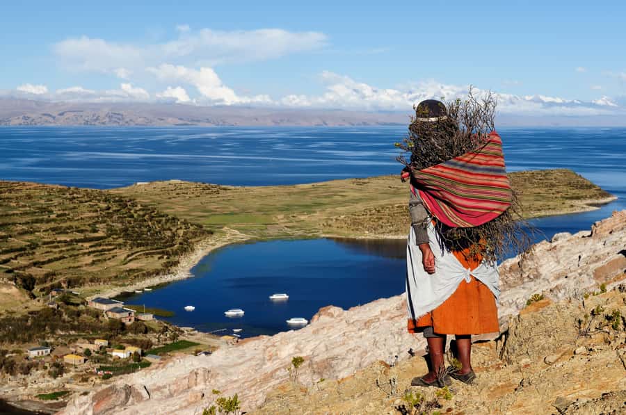 Puno: Lake Titicaca Day Tour - Stepping onto the Uros floating islands