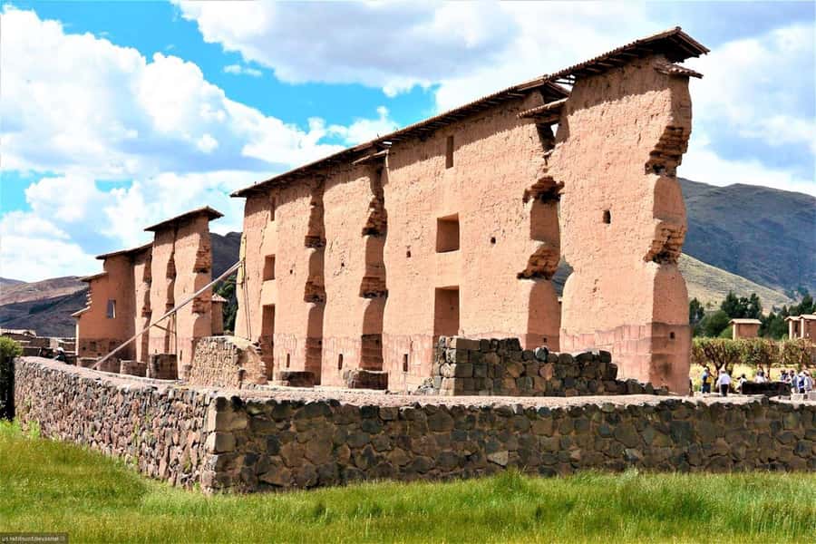 Puno: Route Of The Sun to Cusco with Lunch and Ticket Option - Buffet lunch between the high pass and Raqchi