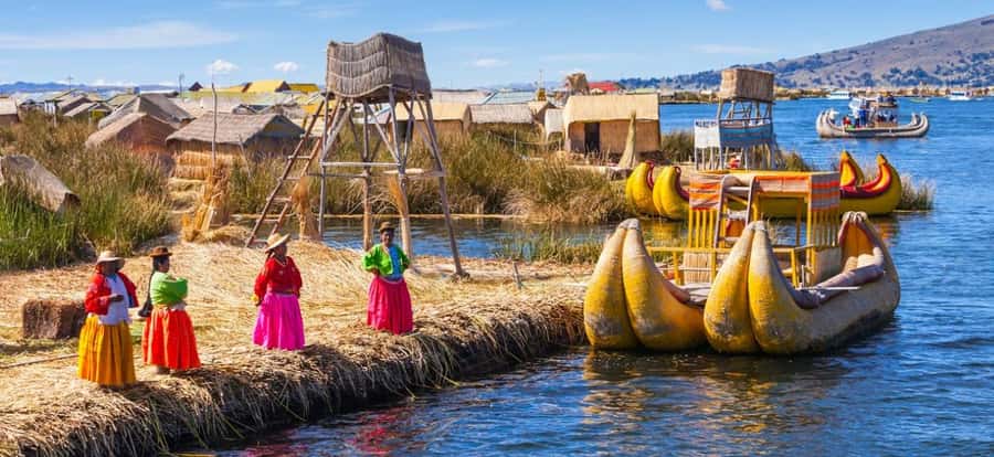 Puno: Two-day excursion to Uros, Amantani and Taquile - Uros, where the islands are made from totora reeds