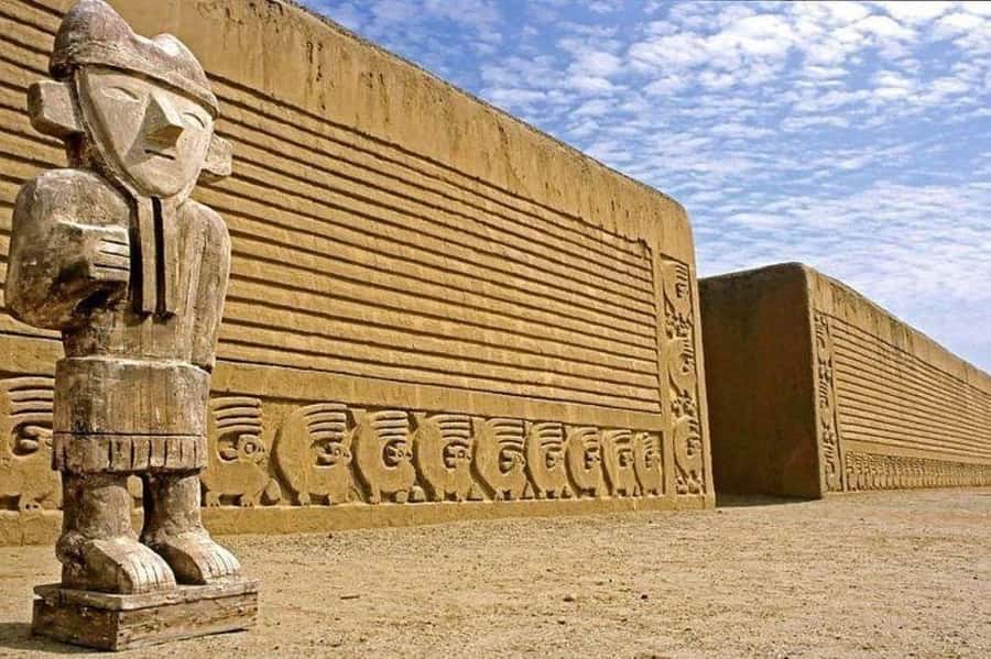 Pyramids of the Sun and the Moon, Huanchaco and Chan Chan - Key points at a glance