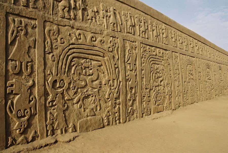Pyramids of the Sun and the Moon, Huanchaco and Chan Chan - Guides, transport, and the pace of the day