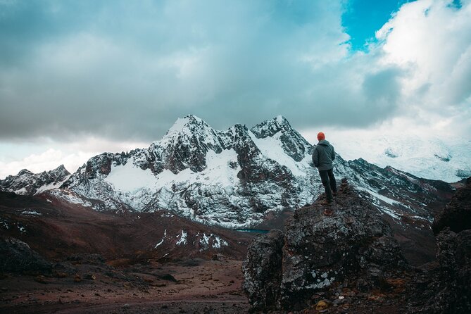 Rainbow Mountain and Red Valley Hike – 2 Days / 1 Night - Group size, meals, and practical support