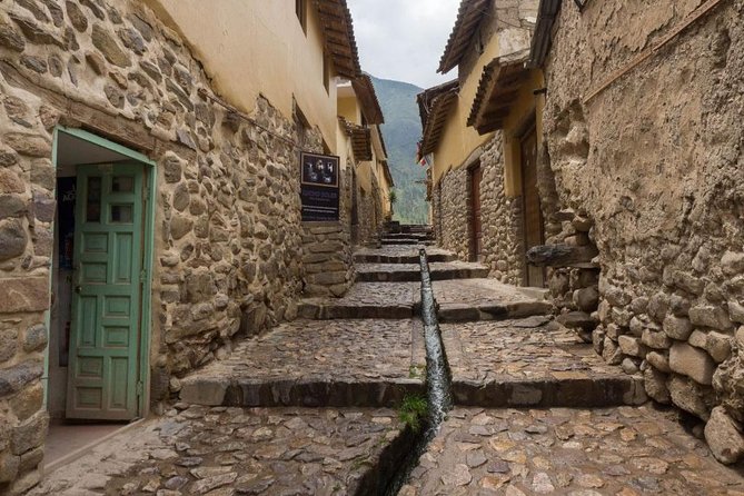Sacred Valley: Chinchero, Maras, Moray, Ollantaytambo Private or Small-Group - Morays circular farming terraces