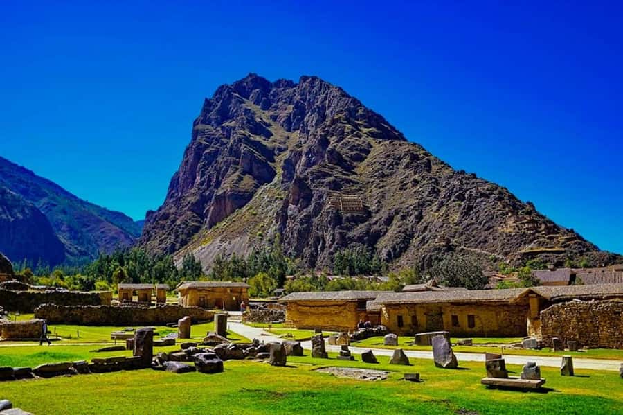 Sacred Valley: Chinchero, Moray, Ollantaytambo & Pisac+Lunch - Moray shows the Incas experimenting with altitude