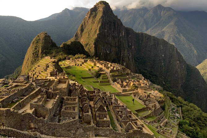 Sacred Valley Experience and Machu Picchu Sunrise 2-day Journey - Morning among llamas and Andean weaving