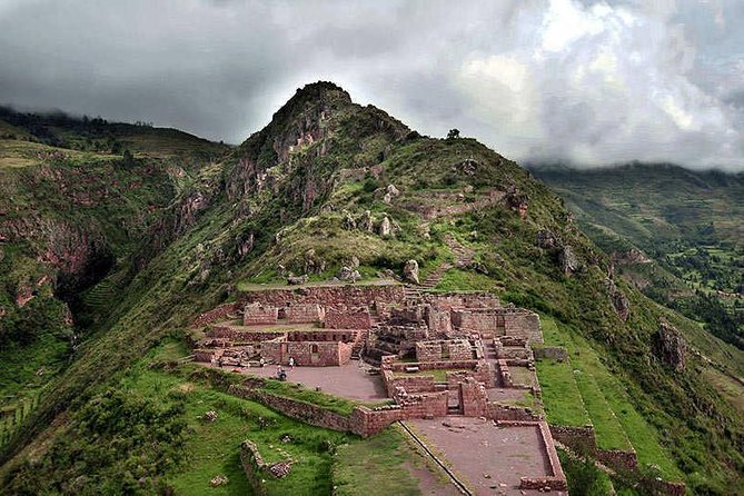 Sacred Valley Private Tour: Chinchero, Ollantaytambo and Pisaq - What the guide adds to a private tour