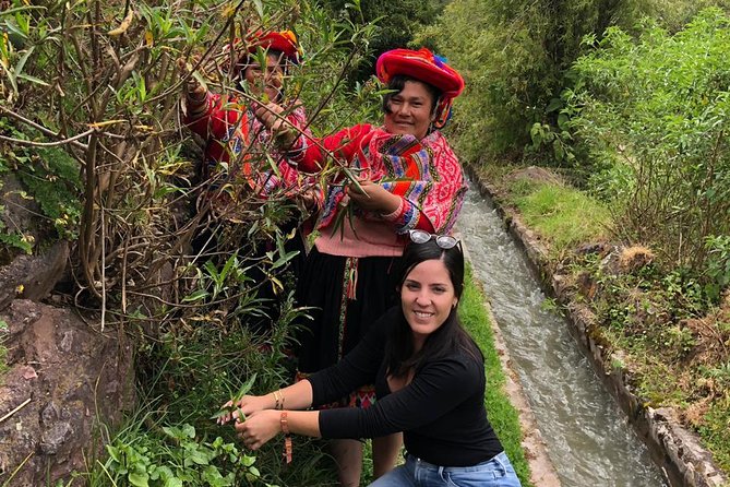 Sacred Valley Textile Workshop – Dyeing & Weaving in Cusco - From alpaca fiber to yarn