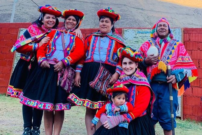 Sacred Valley Textile Workshop – Dyeing & Weaving in Cusco - Meeting Ruth, Nayda, Delia, and the other weavers
