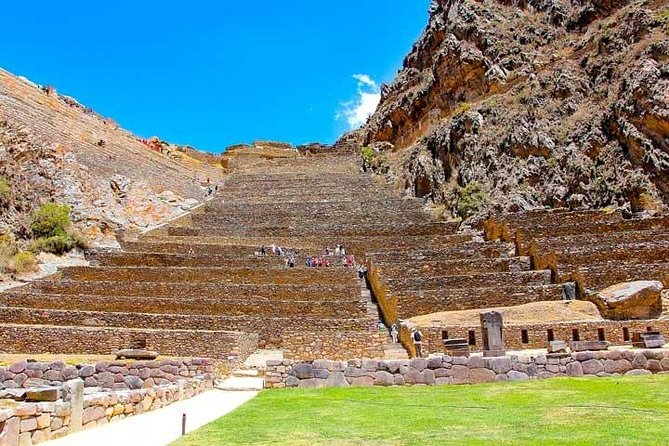Sacred Valley VIP Tour with Maras and Moray from Cusco - Ollantaytambo: A living Inca town and a major ruin