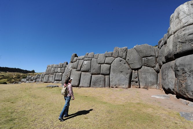 Sacsayhuaman Temple, Tambomachay and Puca Pucara Half-Day Tour - Q’enqo, a carved rock with a ritual past