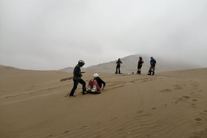 Sandboarding Experiance in Lima - Learning to sandboard with Abraham and Carlos