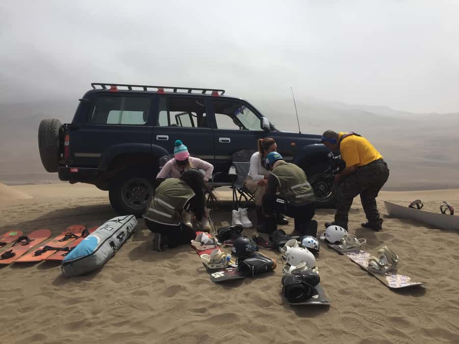 Sandbording in Lima - Desert views with Lima and the ocean nearby