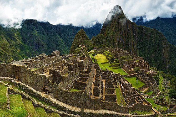 Short Inca Trail 2 Day Hike to Machu Picchu with Permits & Train - Wiñay Wayna, the route’s major archaeological highlight