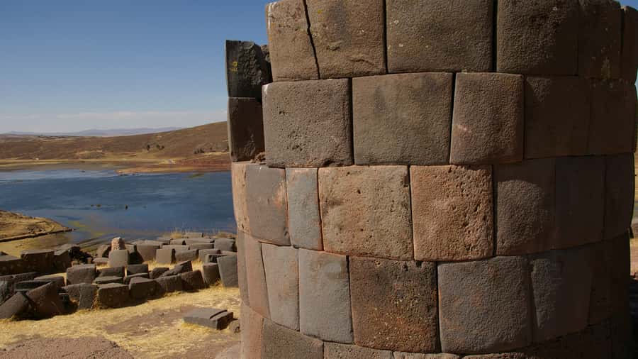 Sillustani: Chullpas de Sillustani Afternoon Half-Day Tour - Reading the Chullpas at Sillustani