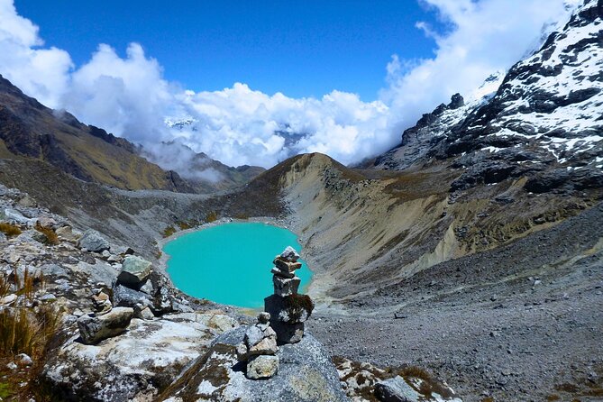 Small Group 5 Days Salkantay and Machu Picchu by Llactapata Tour - Day two: Salkantay Pass and the change to warm forest