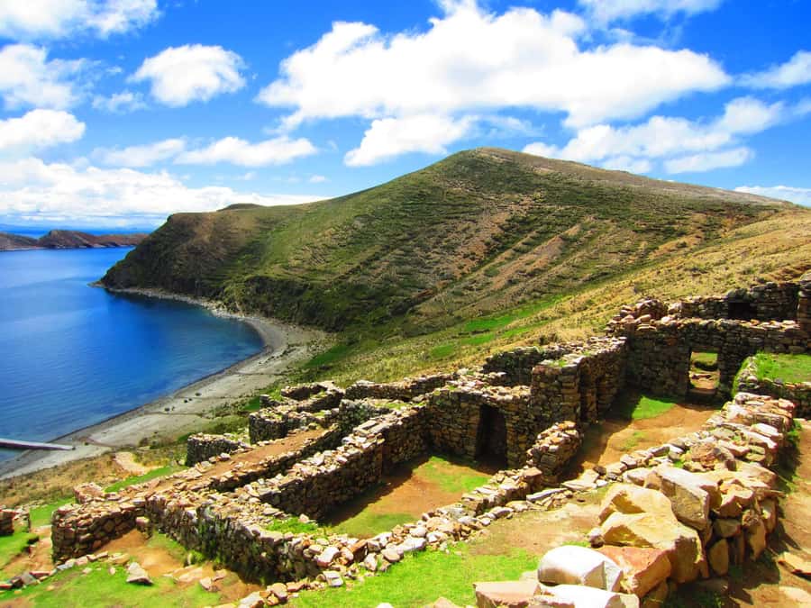 Sun and Moon Tour - Walking down Yumani’s Inca-era stairs