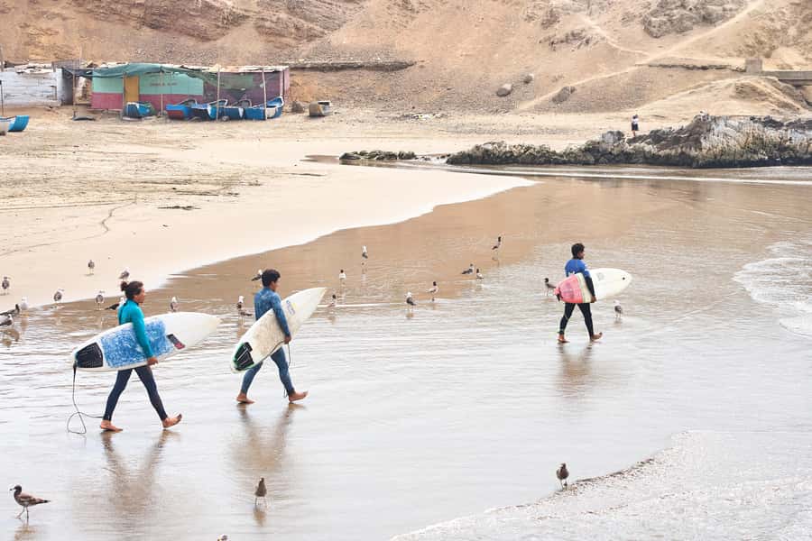 Surfing experience in Lima - Getting into the cold Pacific water