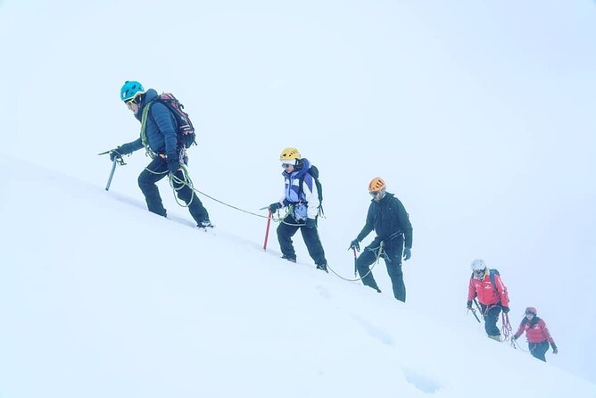 Tour Climbing Nevado Mateo | Your First 5,150 m Summit | 12 Hours - The summit view toward Contrahiervas and Cancora