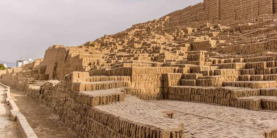 Tour Huaca Pucllana: Pyramids and Pre-Columbian Antiquity - Why Huaca Pucllana feels different from Lima’s other sights