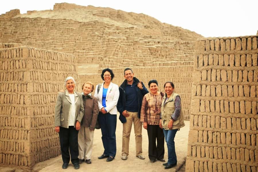 Tour Huaca Pucllana: Pyramids and Pre-Columbian Antiquity - Seeing the pyramid structures up close