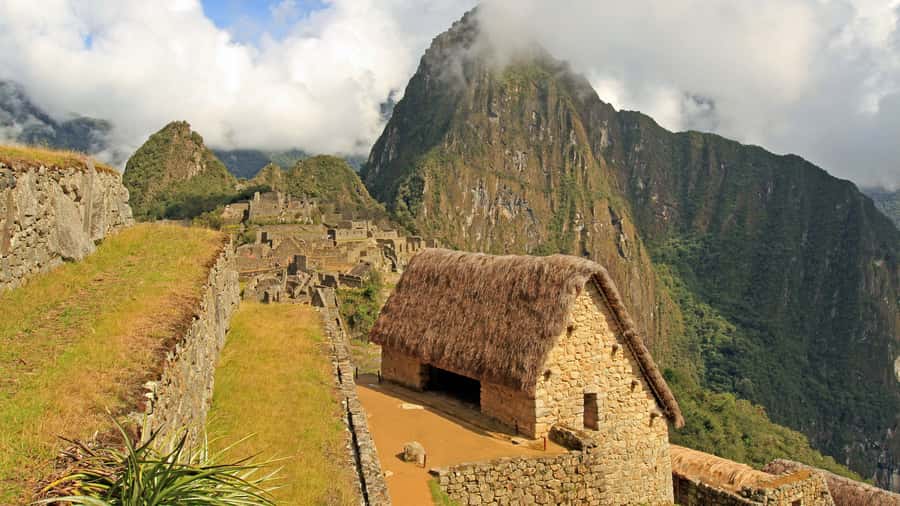 Tour Machu Picchu + Mountain of Huayna Picchu 2 days - Aguas Calientes: useful downtime before Machu Picchu