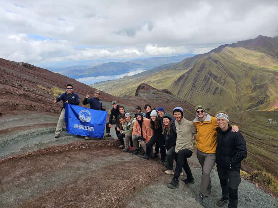 Tour Pallay Punchu Trek Full Day - The two-hour ascent toward 4,791 meters
