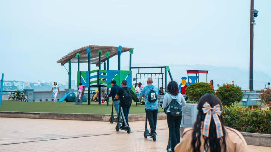 Tour Panorámico en Miraflores en Scooter Eléctrico - The Navy Lighthouse brings a Gustave Eiffel connection