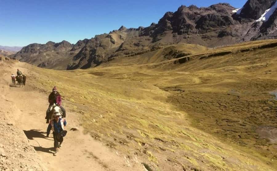 Tour Rainbow Mountain - What the $25 price really covers