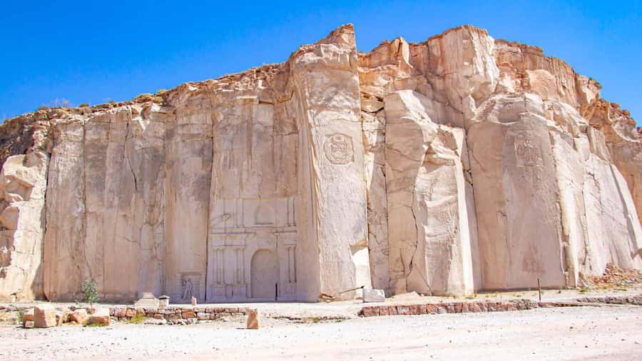 Tour to the Sillar Route from Arequipa | Half Day - Añashuayco Quarry and the work behind the white stone