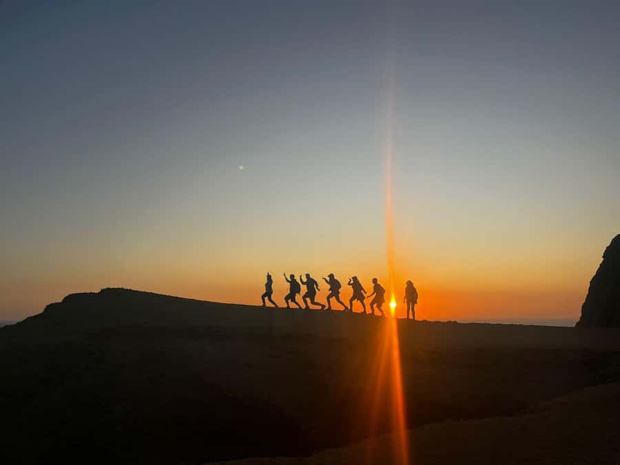 TREKKING GOLDEN SHADOWS - The first Paracas stop and the views along the way