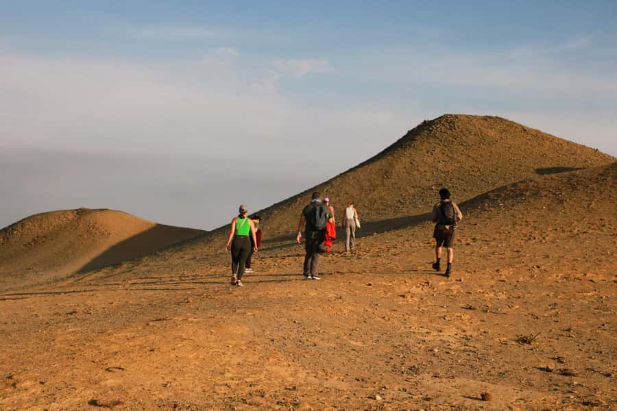 TREKKING GOLDEN SHADOWS - Mendieta Beach and the final light