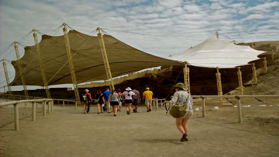 Trujillo: El Brujo Complex Archaeological Tour with Tickets - Walking through Huaca Cao Viejo