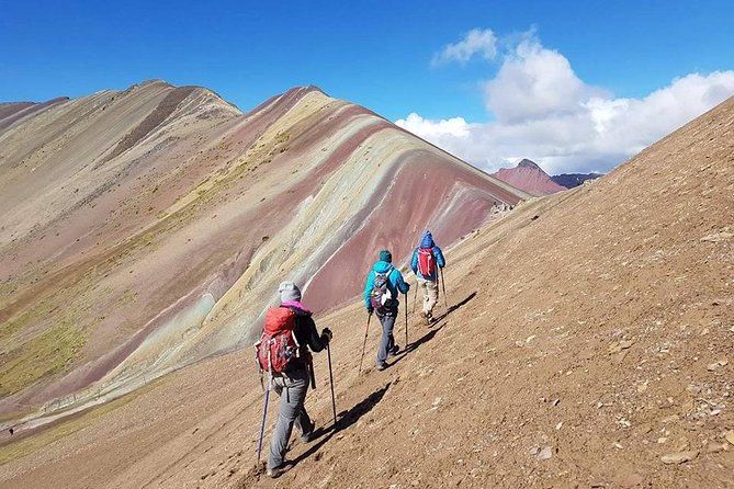 Vinicunca Rainbow Mountain in one day, private with Peru Vip - Why the guide and driver affect the value