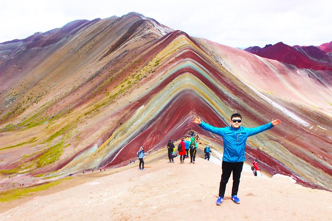 Vinicunca Rainbow Mountain in one day, private with Peru Vip - The walk from Chillihuani to Vinicunca