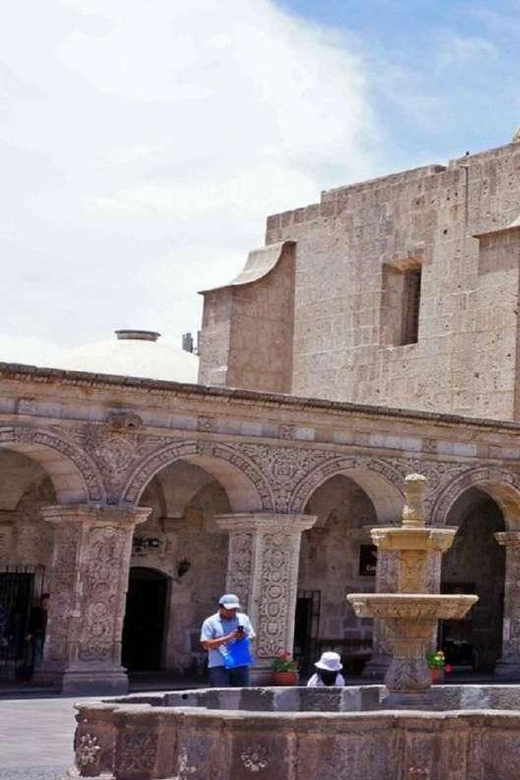 Walking tour through the Historic Center of Arequipa - San Lázaro, the first town of the White City